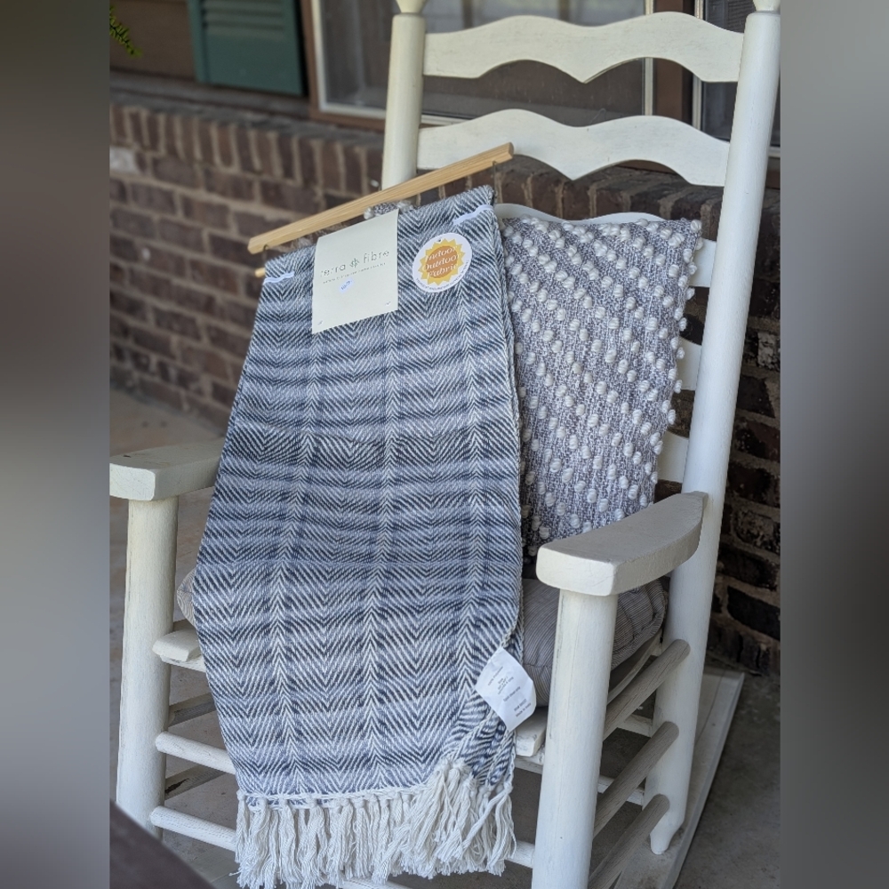 Terra Fibre Blue and White throw Blanket